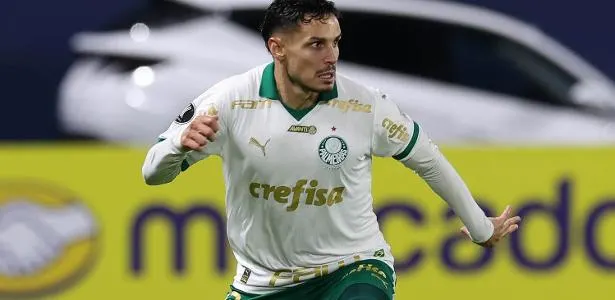 Veiga enfrenta má fase no Palmeiras: determinado a superar desafios