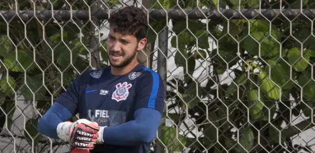 Goleiro do Corinthians é assaltado por seis homens após revés na Arena