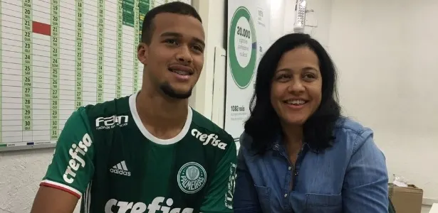 Palmeiras age rápido após Copinha e vira 'dono' de centroavante da base 