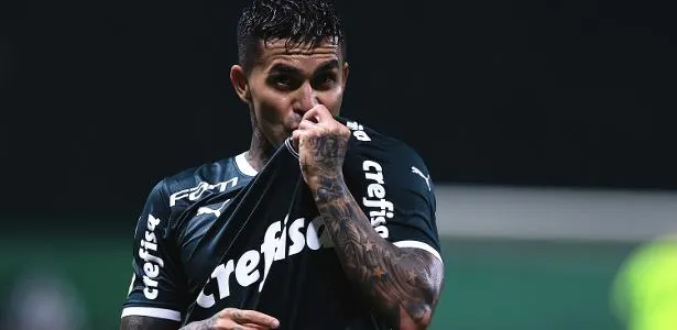 Dudu Contrariado Com Anúncio e Afirma Continuar no Palmeiras aos Atletas