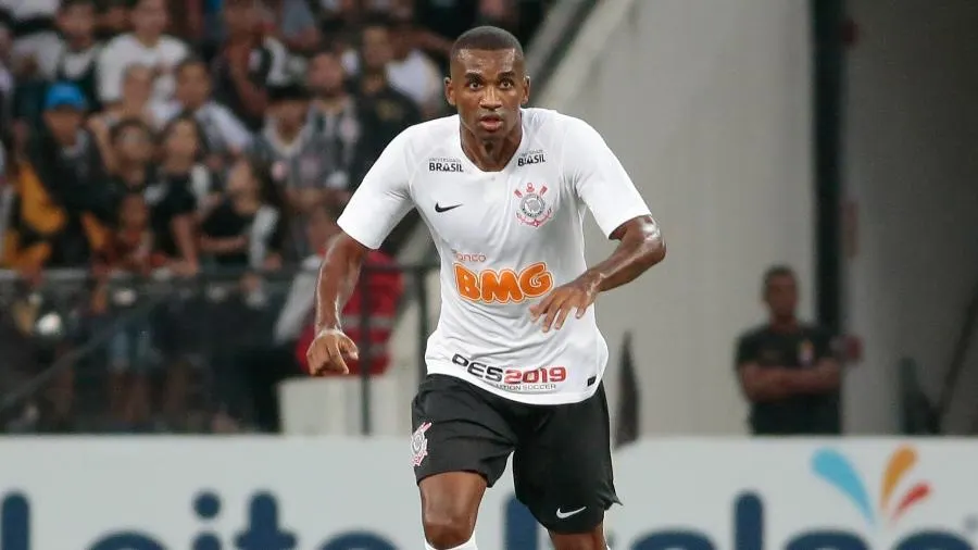 Cruzeiro tem aval de Marllon por empréstimo e busca acordo com Corinthians