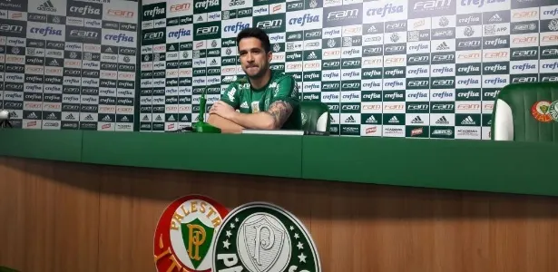 Luan pede para jogar 'ontem' e avisa: 'Estou apaixonado pelo Palmeiras'