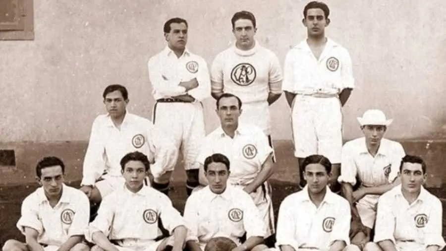 Atrás do tetra, Corinthians pode quebrar marca de 101 anos de time extinto