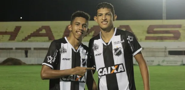 [OPINIÃO] Quem deve ser o camisa 9 do Timão?