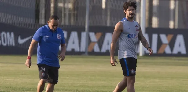 Pato recusou ida à China há um ano, e fez Corinthians perder R$ 43 milhões