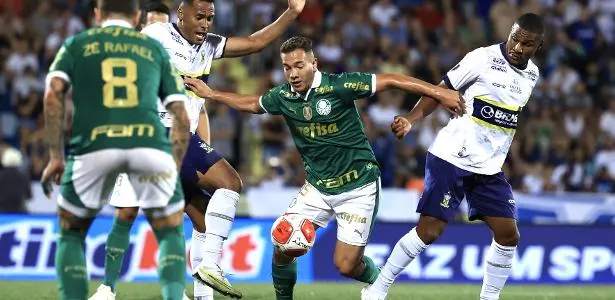 Possível titularidade de Fabinho no clássico contra o Corinthians no Palmeiras