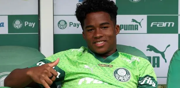 Endrick retorna ao Palmeiras e destaca período com a seleção antes do Paulista.