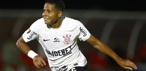 Escolinha do Corinthians: António prepara nova joia do futebol.