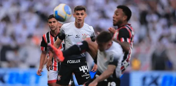 Corinthians negocia extensão de empréstimo e viabiliza permanência de Moscardo