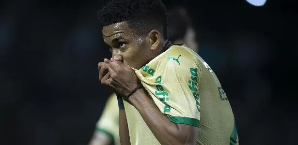 Estreia brilhante de joia do Palmeiras destaca goleada contra Cuiabá.