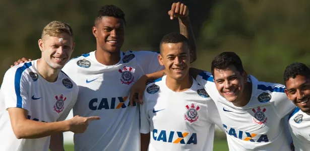 Balbuena líder e elenco completo. Como WhatsApp ajuda a unir o Corinthians