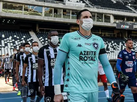 Com coronavírus o que o futebol menos precisa é chute. Jogo é o do diálogo