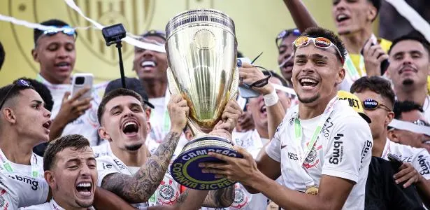 Problemas na transição de jovens jogadores do Corinthians devido a momento atual.