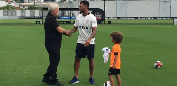 Corinthians apresenta Kazim: 