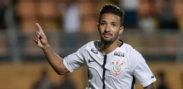 Atuações do Corinthians: Clayson sai do banco e decide; veja quem mais brilhou