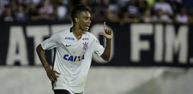 Malabarista da bola, promessa do Corinthians virou jogador na última chance