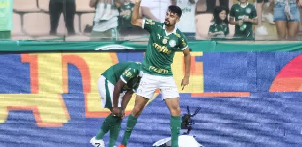 Palmeiras goleia Ponte Preta com três gols de Wesley e avança à semi do Paulista.