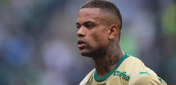 Palmeiras tolera violência contra mulher, critica Milly em declaração contundente.