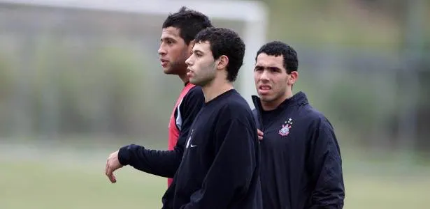 Mascherano relembra passagem vitoriosa no Corinthians ao lado de Tévez