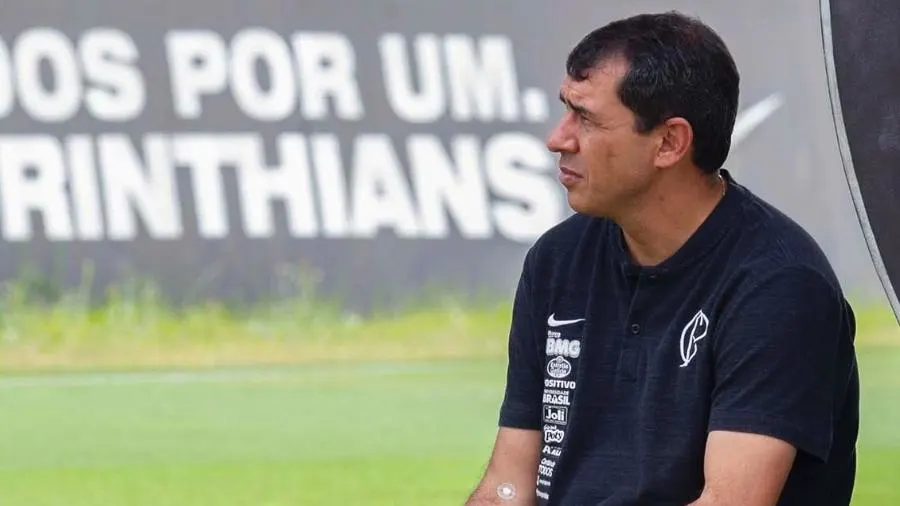 [ENQUETE] Carille está certo em abdicar do Corinthians mais ofensivo e retornar ao pragmatismo?