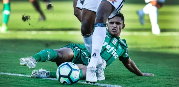 Pouco aproveitado, Erik deve deixar o Palmeiras, que estuda empréstimo