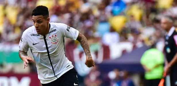 Arana faz exames e tem chances de retornar ao Corinthians contra o Santos