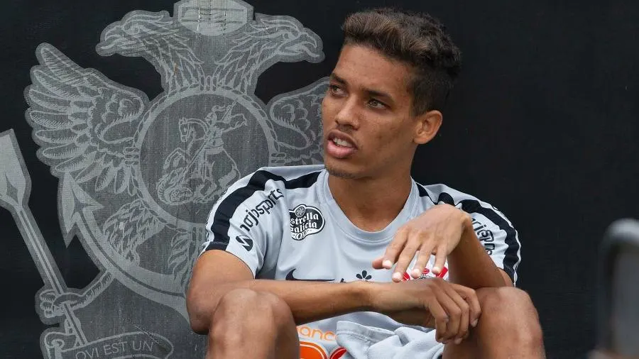 Suspensão do Paulista deve pôr fim à passagem de Pedrinho pelo Corinthians