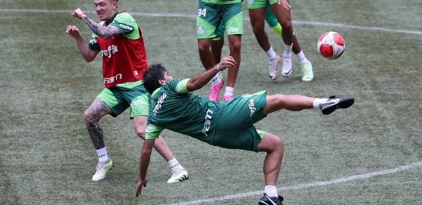 Palmeiras treina no Allianz com convocados e destaque para voleio de Abel