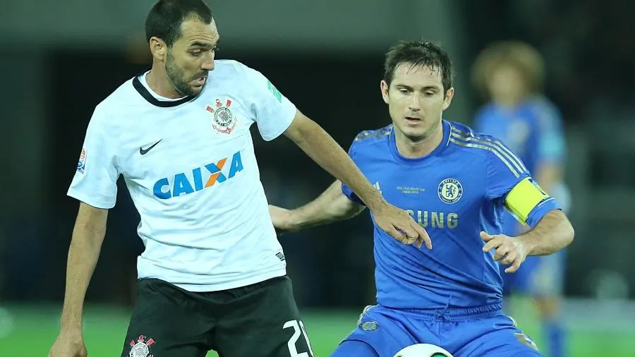 Campeão Mundial por Corinthians e São Paulo, Danilo vê título distante de brasileiros