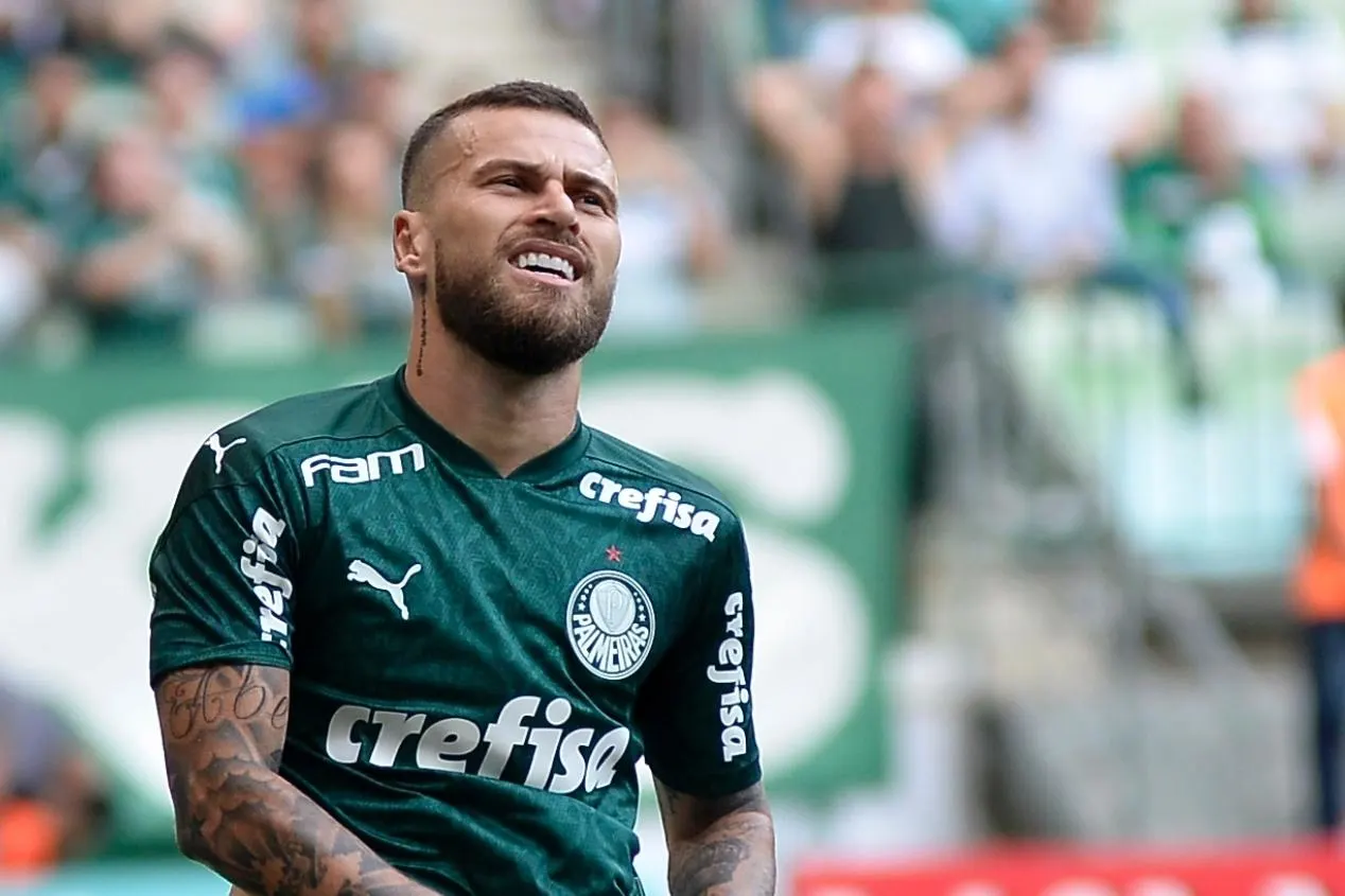 Por que o Palmeiras não libera jogadores como Lucas Lima? Veja o debate