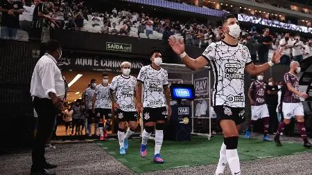 Corinthians inicia nova temporada com mesmo problema de 2021