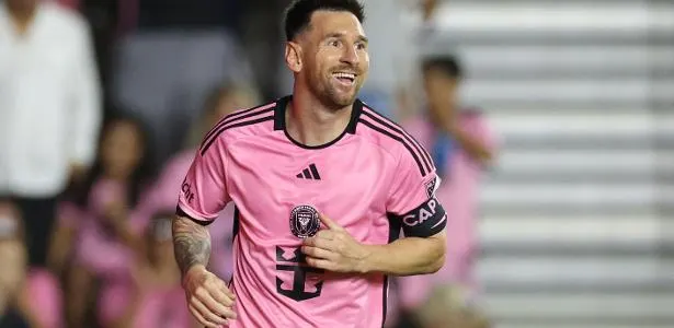 Messi contribui com 5 assistências, Suárez marca hat-trick e ex-Corinthians se destaca