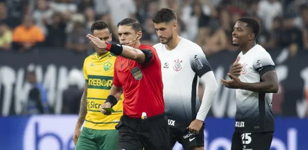 Var revela penalidade polêmica contra o Corinthians: 