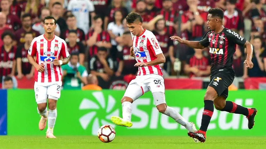 Desarme e controle de jogo: conheça Cantillo, novo reforço do Corinthians