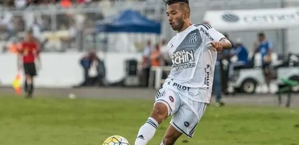 Corinthians usa festa do Paulistão para sacramentar contratação de Clayson