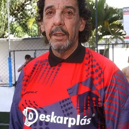 Ex-goleiro morto aos 66 anos relatou ao UOL luta contra vício: 