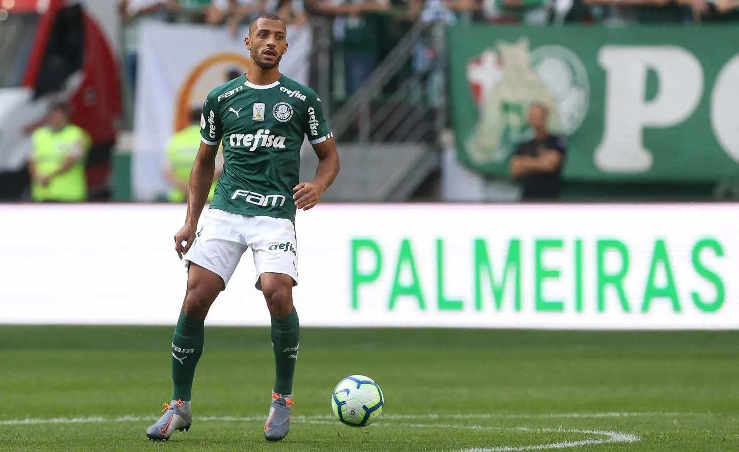 Confira as opções caso o Palmeiras decidir não inscrever Vitor Hugo na Libertadores