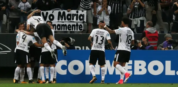 Corinthians roda elenco, mantém padrão e ganha fôlego para duelo com o Fla