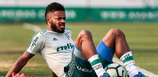 Em treino fechado, Valentim define Palmeiras para o jogo contra o Flamengo