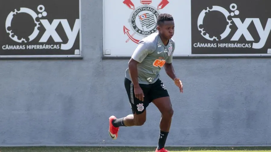 Cazares deve ser titular pela primeira vez e Corinthians terá uruguaio na zaga