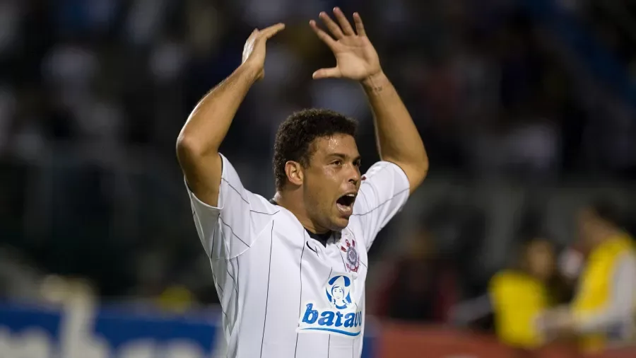 Ronaldo Fenômeno celebra aniversário do Corinthians: 'Parte desse Bando'