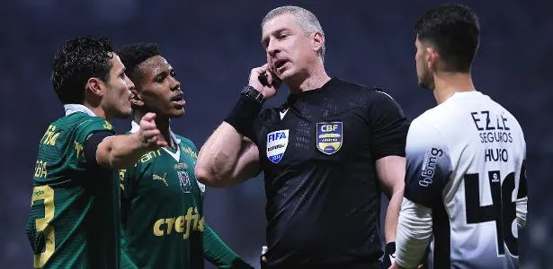 Veiga é suspenso pelo STJD, mas não desfalca Palmeiras; entenda.