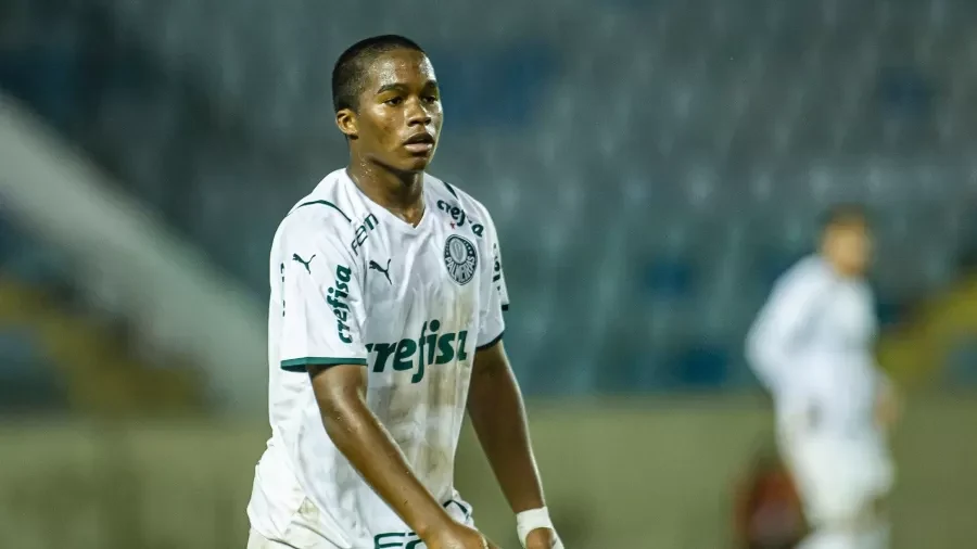 Palmeiras põe Endrick no banco e São Paulo repete time; veja as escalações 