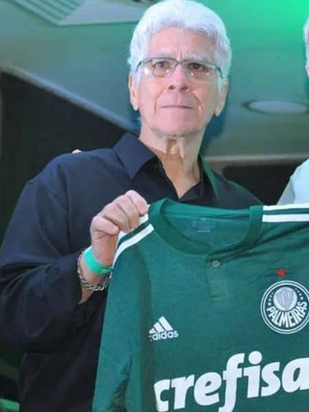 João Carlos, zagueiro bicampeão brasileiro pelo Palmeiras, morre em Santos 