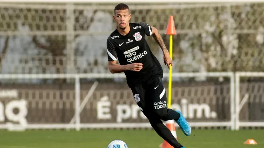 Em alta no Corinthians, João Victor reencontra o RB Bragantino com novo status