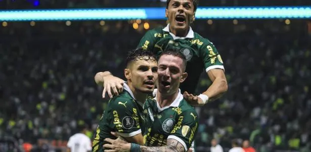 Palmeiras busca classificação na Libertadores e mira melhor desempenho no torneio.