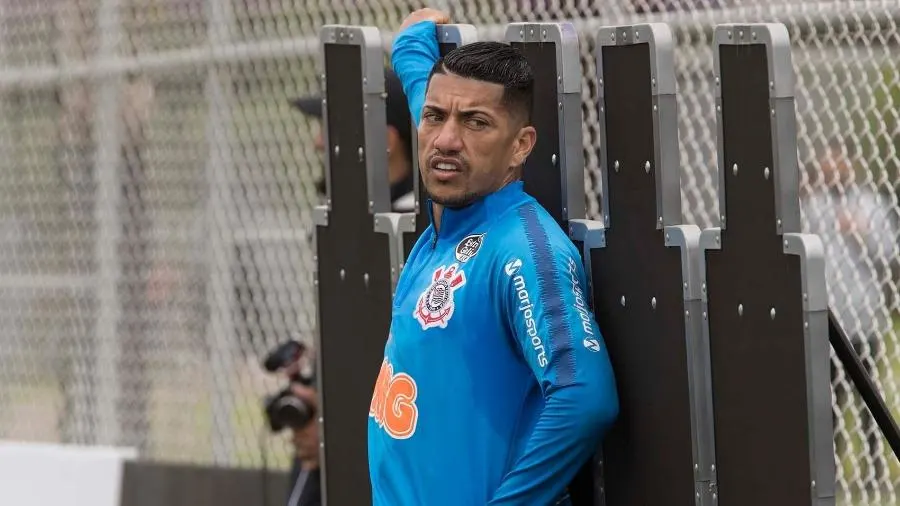 Corinthians encara dilema com volta de Ralf após brilho de Gabriel