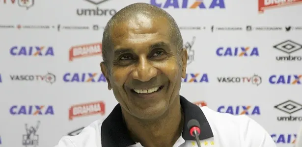 Cristóvão revê Corinthians após 120 dias: por que o casamento não vingou?