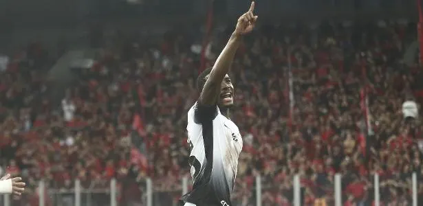 Zaga do Corinthians tem em Cacá artilheiro na temporada.