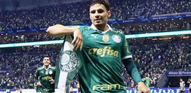 Atacante do Palmeiras inicia temporada com destaque em busca de artilharia inédita